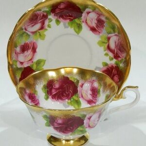 Royal Albert OLD ENGLISH ROSE Cup & Saucer TREASURE CHEST Series with Heavy Gold